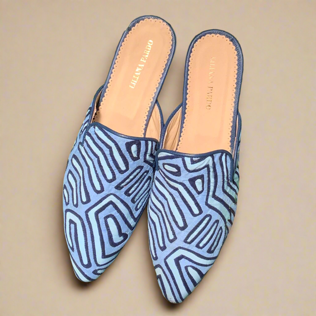 Mola Mules | Blue Tones – Liliana Pardo