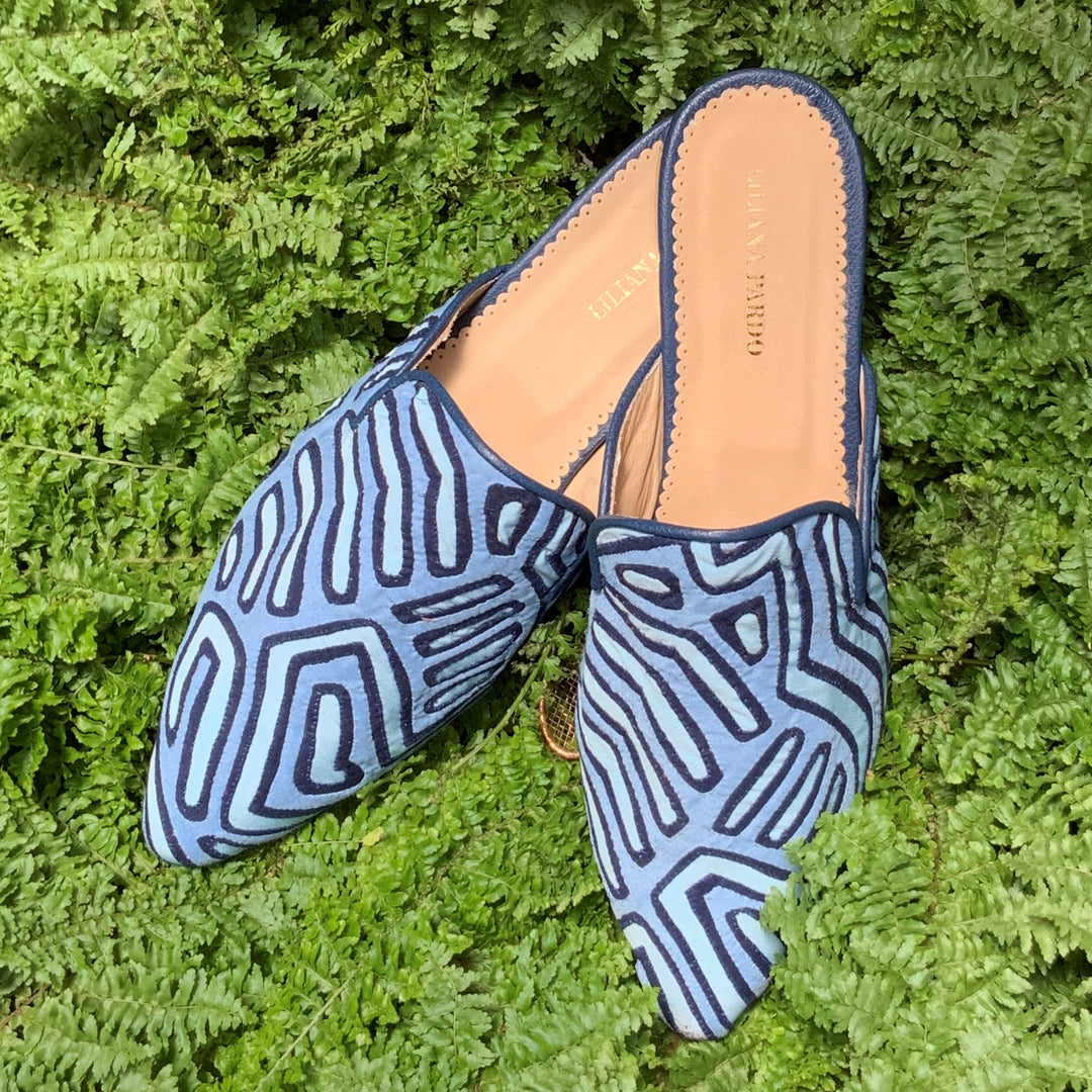 Mola Mules | Blue Tones – Liliana Pardo
