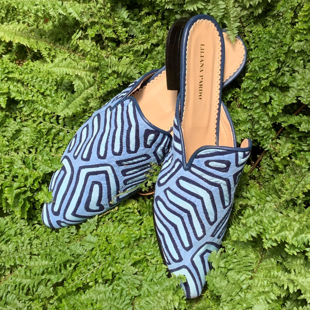 Mola Mules | Blue Tones – Liliana Pardo